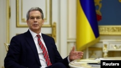 Міністр фінансів США Скотт Бессент (на фото) вимагав підписання угоди про видобуток корисних копалин ще під час свого візиту до Києва в лютому 2025 року