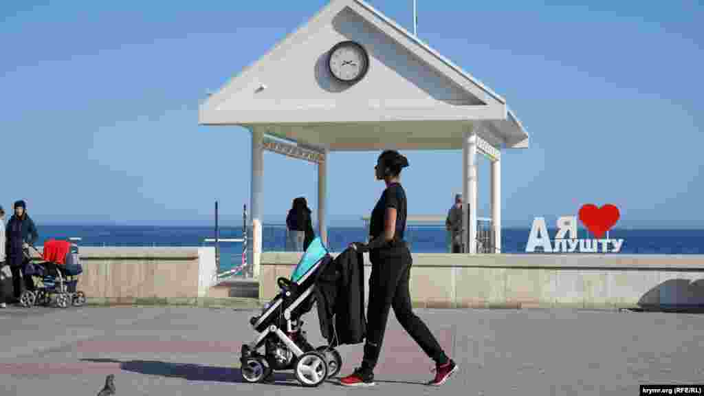 За несколько дней до этого в Алуште столбик термометра держался на уровне 20°C, а то и выше