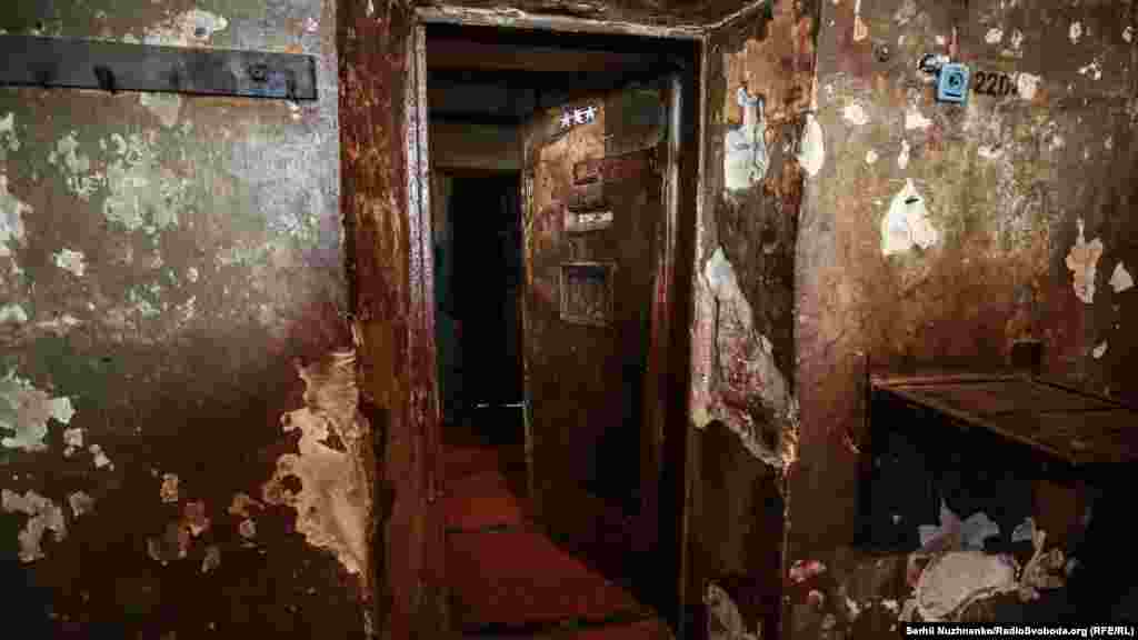 У кримінальних колах СІЗО відоме як «Дід Лук’ян». За одною з місцевих легенд, під час будівництва «Катьки» у стіни замурували живу людину, ув’язненого діда Лук’яна