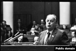 Станіслав Шушкевич у парламенті