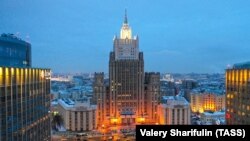 Російські дипломати заявили, що Кремль готовий відповісти на загрози, використовуючи всі необхідні засоби.