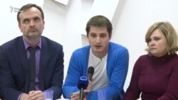 Гей, который утверждает, что его пытали в Чечне, назвал свое имя Гей, который утверждает, что его пытали в Чечне, назвал свое имя