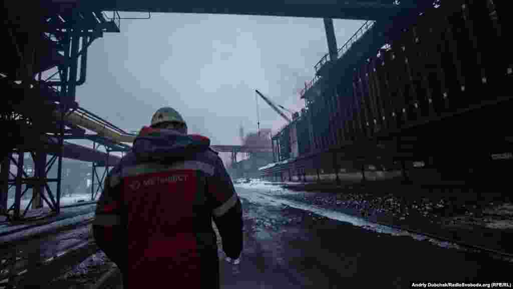 Авдіївський коксохімічний завод входить до групи компаній «Метінвест». Головним акціонером якої є Рінат Ахметов