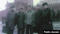 Члены Госкомиссии по проблемам крымскотатарского народа в Москве. 1990 год