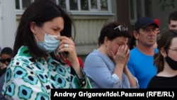 Похороны погибших в стрельбе в школе в Казани. 12 мая 2021 года