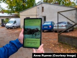 Зображення табірного лазарету в 1970-х та теперішній вигляд будівель