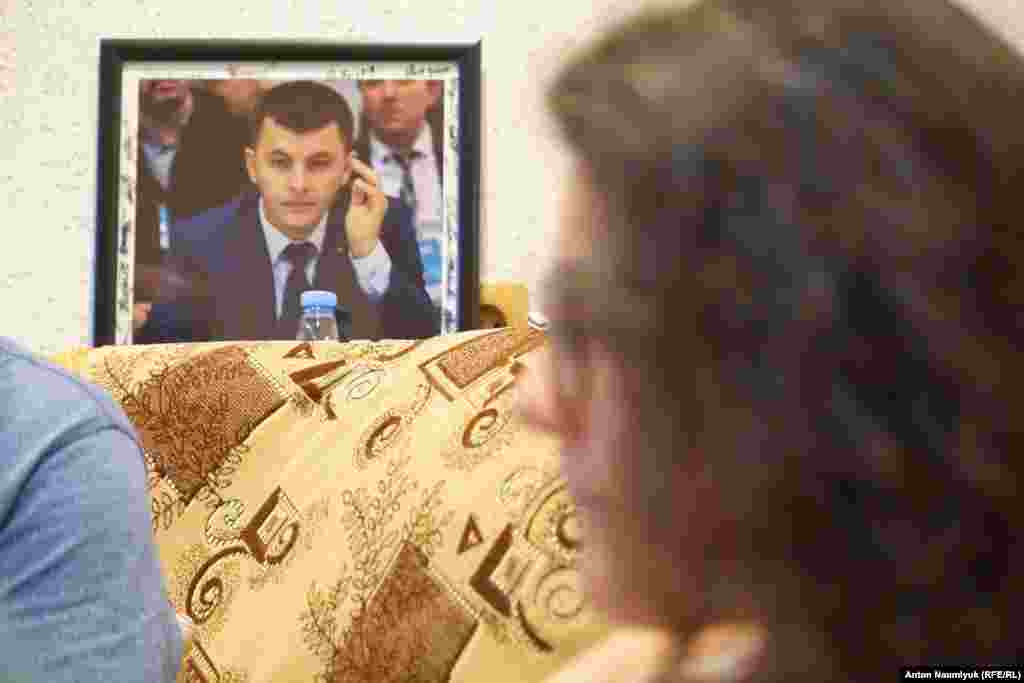 17 июля 2017 года – день рождения Эрвина Ибрагимова. В родительский дом пропавшего без вести в Бахчисарае пришли друзья семьи и общественники, чтобы отметить его 32-й день рождения