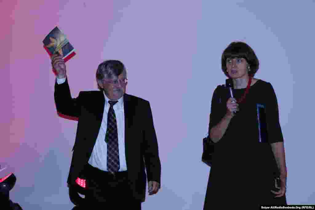 У 2014 році Українська редакція Радіо Свобода відзначала своє 60-річчя. Інна Кузнецова з одним із колишніх керівників Української редакції Радіо Свобода Михайлом Мигалиськом