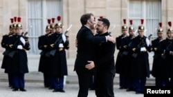 Емманюель Макрон та Володимир Зеленський у Парижі, 26 березня 2025 року 