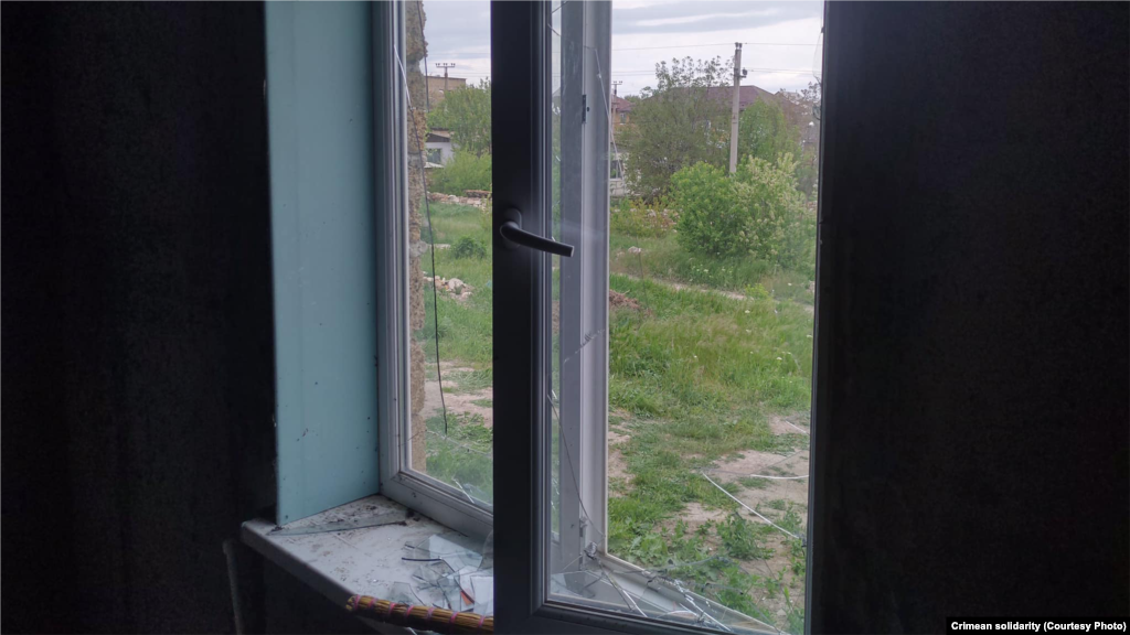 По версии российских силовиков, Рахимов оказывал им сопротивление при обыске, в результате чего был застрелен. «Верить людям, которые упекли в тюрьмы уже больше 80 невиновных людей – крымских татар, я никогда не тороплюсь», – написала на своей странице в Facebook правозащитница и активистка «Крымской солидарности» – Лутфие Зудиева