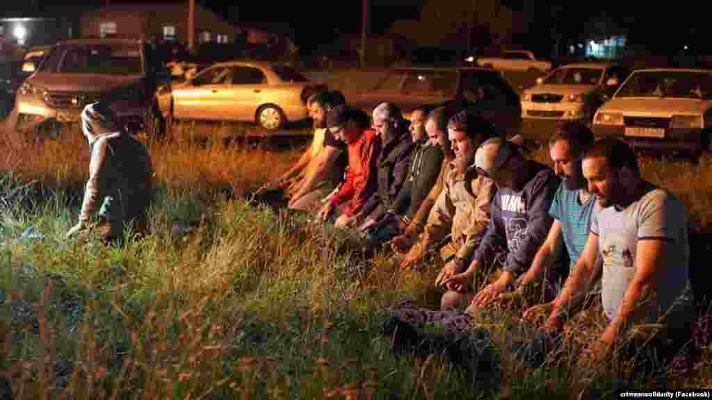 25 июля 2020 года. Поиски 3-летнего Мусы Сулейманова в поселке Строгановка Симферопольского района. Следком возбудил уголовное дело, мать пропавшего мальчика заставляли пройти проверку на полиграфе, заподозрив в том, что она инсценировала исчезновение. 26 июля Мусу нашли мертвым в выгребной яме возле дома