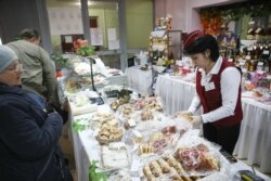 Буфет на виборчій дільниці в Білорусі, 2019 рік