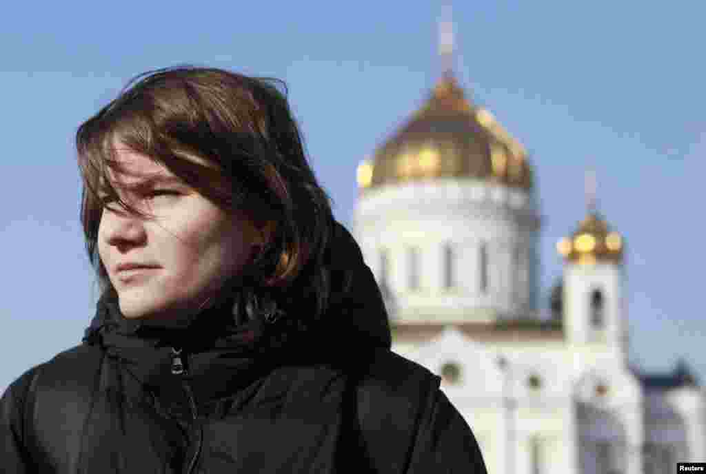 Сложнее всего после акции в храме Христа Спасителя и судебного процесса сложилась судьба у Екатерины Самуцевич: несмотря на то что ей изменили срок на условный, судимость и репутация доставили ей немало хлопот. "После того как срок истек, выяснилось, что мое наказание продолжается. Серьезную работу я так и не нашла: пару раз я удачно проходила тестовые испытания по вакансии программиста, но в финале мне всегда отказывали без объяснения причин. Последний этап трудоустройства во многих фирмах представляет собой контрольную проверку человека: его имя забивают в поисковик. Этот этап во всех случаях был провален", – говорила Самуцевич в интервью изданию Wonderzine в феврале 2017 года.