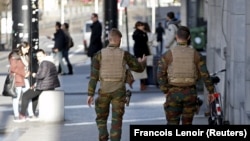 Военный патруль в центре Брюсселя (31 декабря 2015 года)