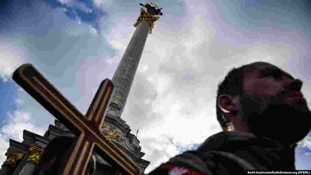 Хрест Незалежності, чи через хрест – незалежність? 