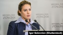 Йдеться про можливе незаконне збагачення на суму близько 50 млн грн, умисне внесення недостовірних даних у декларацію, а також можливе ухилення від сплати податків