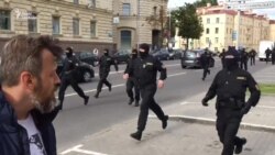 Білорусь: ОМОН розігнав студентів і затримав журналістів – відео Білорусь: ОМОН розігнав студентів і затримав журналістів – відео