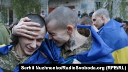 Великий обмін перед Великоднем: емоції, сльози та обійми (фоторепортаж)