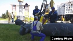 Демонтированный памятник Гетману Сагайдачному.