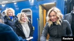 Прем’єр-міністр Італії Джорджа Мелоні на київському вокзалі у день другої річниці повномасштабного вторгнення Росії. 24 лютого 2024 року.