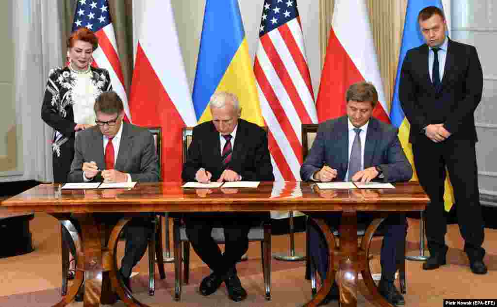 Підписання меморандуму про співпрацю України, США і Польщі у сфері енергетики. Варшава, 31 серпня 2019 року БІЛЬШЕ ПРО ЦЕ