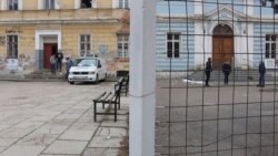 'Dvije škole pod jednim krovom, manifest svih naših grijehova' 'Dvije škole pod jednim krovom, manifest svih naših grijehova'