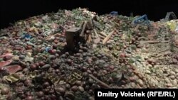 Инсталляция в главном павильоне Всемирной выставки в Милане напоминает о том, как много продуктов мы выбрасываем