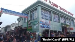 "Корвон" ҷойи хариди ҳазорон нафар сокинони Душанбе ва навоҳии атрофи он аст.