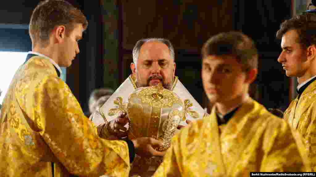 27 июля в Михайловском Златоверхом соборе предстоятель ПЦУ митрополит Киевский и всея Украины Епифаний отслужил Всенощное 