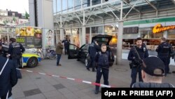 Поліція на місці в’їзду нападника у натовп в Гейдельберзі, Німеччина, 25 лютого 2017 року