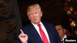  Дональд Трамп під час президентської кампанії обіцяв «урятувати» соцмережу. Однак його інавгурація призначена на 20 січня – якщо закон залишиться чинним, TikTok буде заблокований у США