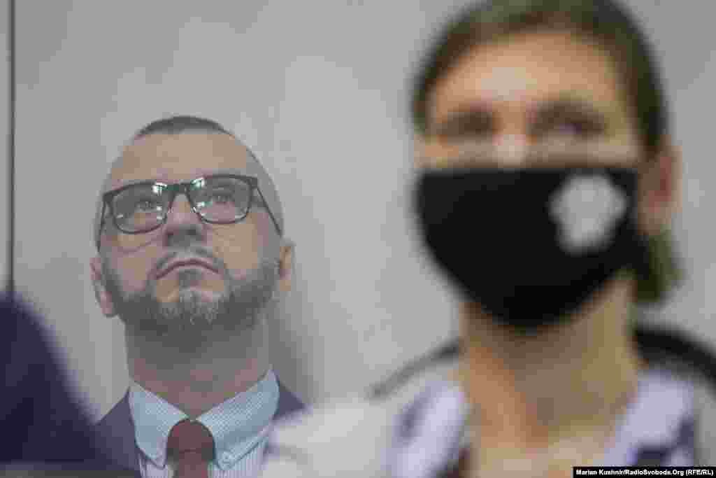 Андрію Антоненку продовжили запобіжний захід у вигляді тримання під вартою ще на два місяці. Яна Дугарь залишається під особистим зобов’язанням та грошовою заставою у 168 тисяч гривень