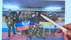 Сергій Кисельов (крайній зліва) під час тренування у центрі «Партизан» «Імперського легіону». В центрі – його керівник Денис Гарієв