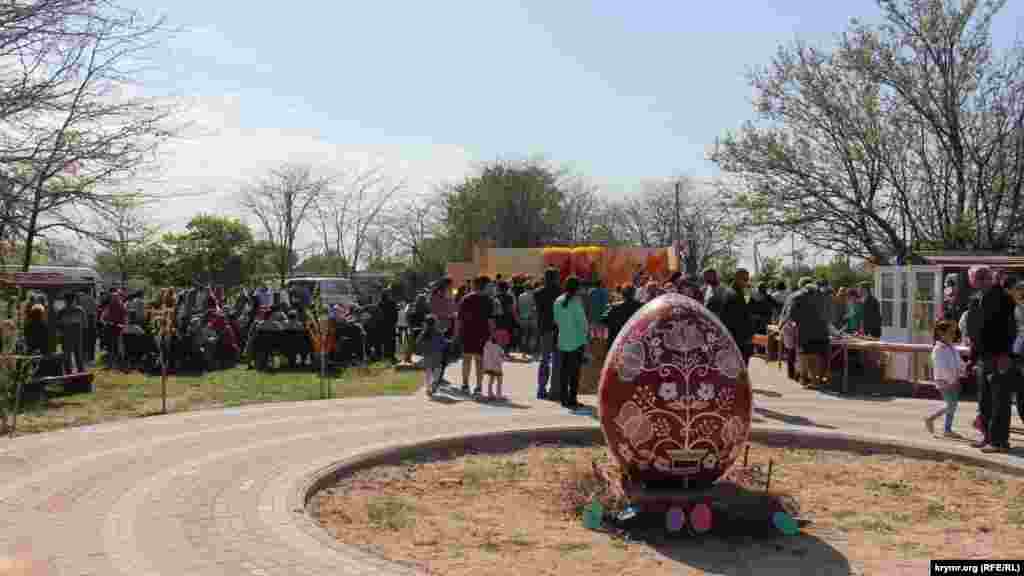 Отпраздновать Хыдырлез прибыли, в основном, представители крымскотатарской громады из разных населенных пунктов районе. Среди присутствующих – и люди преклонного возраста, и дети. 