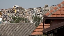 Život u podnožju planina od smeća Život u podnožju planina od smeća
