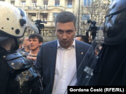 Бошко Обрадович під час протесту 17 березня 2019 року