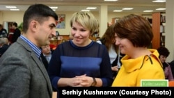 Ольга Алтуніна (посередині)