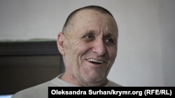 «Ви курити? А я ось у в’язниці кинув!», – жартує Бекір Дегерменджі