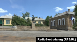 Школа на Луганщині, в якій навчалася Поклонська