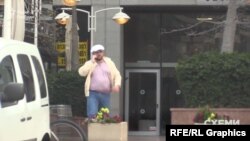 5 квітня Едуард Ставицький сам приходив до бізнес-центру, де розміщений офіс Коломойського