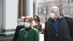 Депутати Верховної Ради збираються на засідання під час коронавірусної епідемії. 30 березня 2020 року