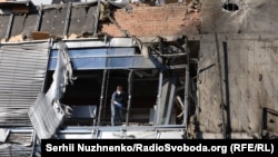 Последствия попадания дрона "Шахед" в здание, иллюстративное фото