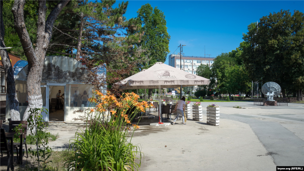 Только кафе «Чойхона Самарканд» неизменно работает по своему плану