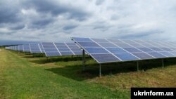 За даними Держенергоефективності, проєкти з відновлюваної енергетики дозволяють скоротити викиди вуглецю в атмосферу на близько 9,2 тонни щороку