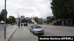 Glavni most preko reke Ibar, gde su godinama stacionirani italijanski karabinjeri KFOR-a.