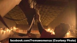 Акторка Міла Крикунова, кадр робочого матеріалу фільму «Сім історій успішних ромських жінок» 