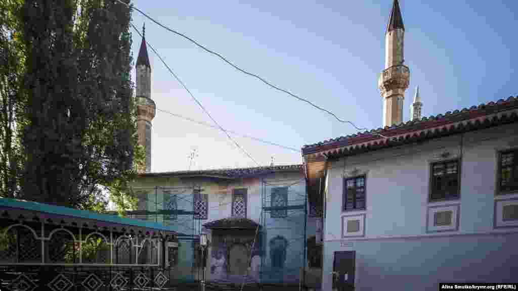 В следующем году национальному музею исполнится 100 лет. Назначенный Россией заместитель министра культуры Крыма Татьяна Манежина сообщила о намерениях реконструировать дворец