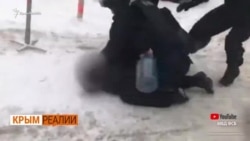 Как ФСБ России «штампует шпионов» в Крыму | Крым.Реалии ТВ (видео) Как ФСБ России «штампует шпионов» в Крыму | Крым.Реалии ТВ (видео)