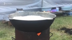 Плов и молитвы: в Строгоновке отмечают Ораза-байрам (видео) Плов и молитвы: в Строгоновке отмечают Ораза-байрам (видео)