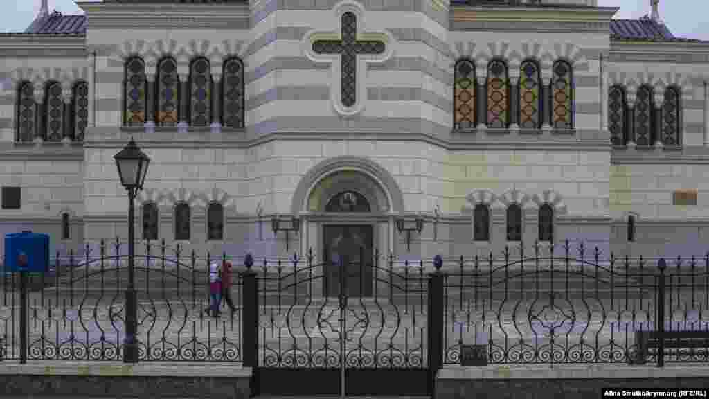 Если музей-заповедник все-таки перейдет под полный контроль церкви, то региональные власти больше не смогут влиять ни на одно решение, касающееся «Херсонеса Таврического»